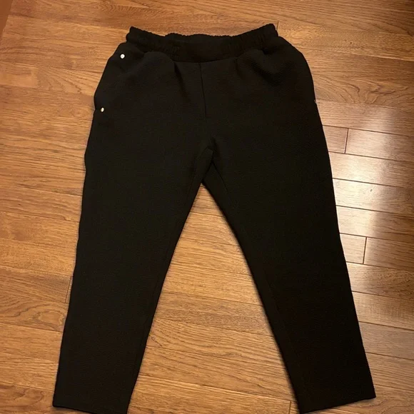 NWOT Stylish Black Jogger Pants - Picture 2 of 5